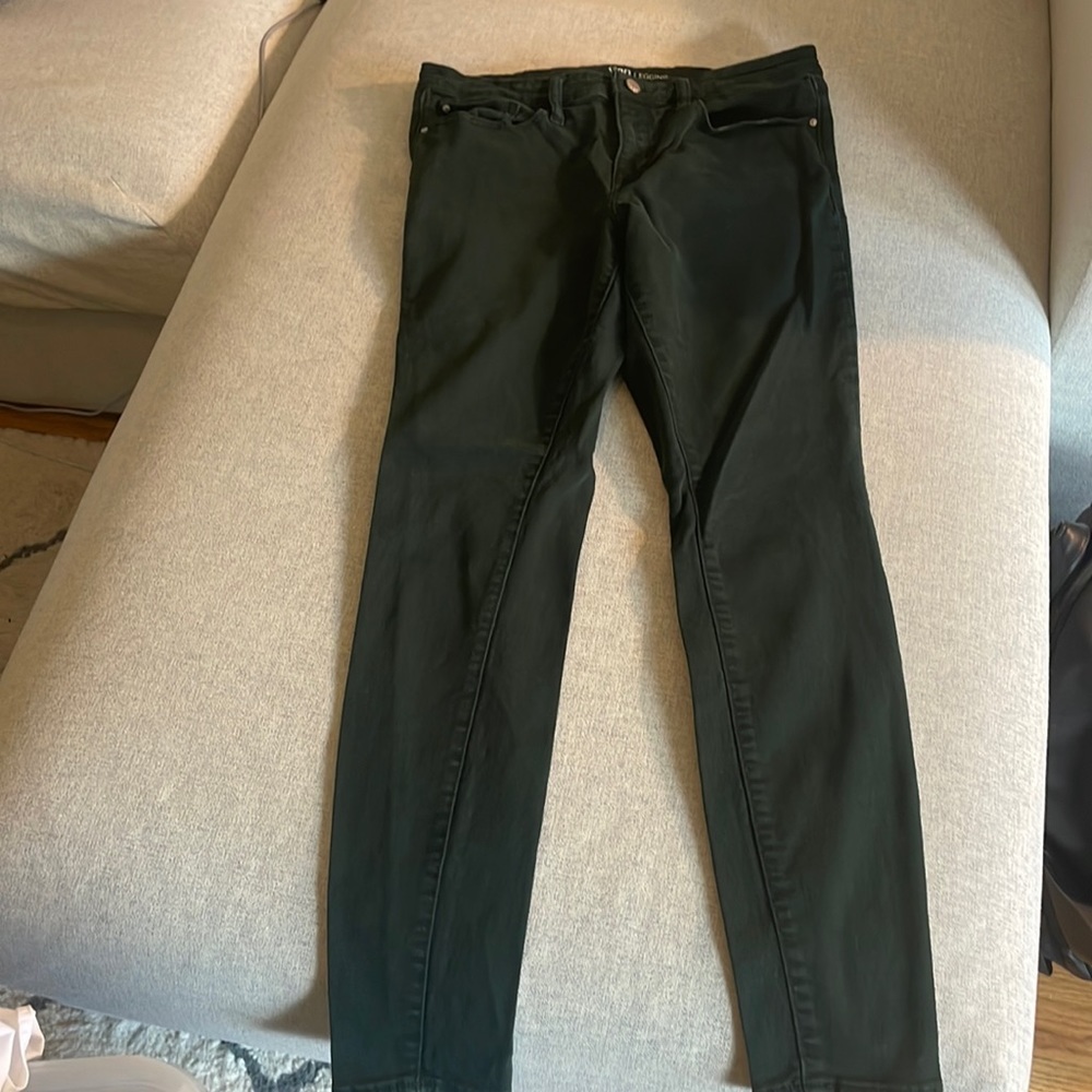 Great condition, dark green Gap skinny jeans